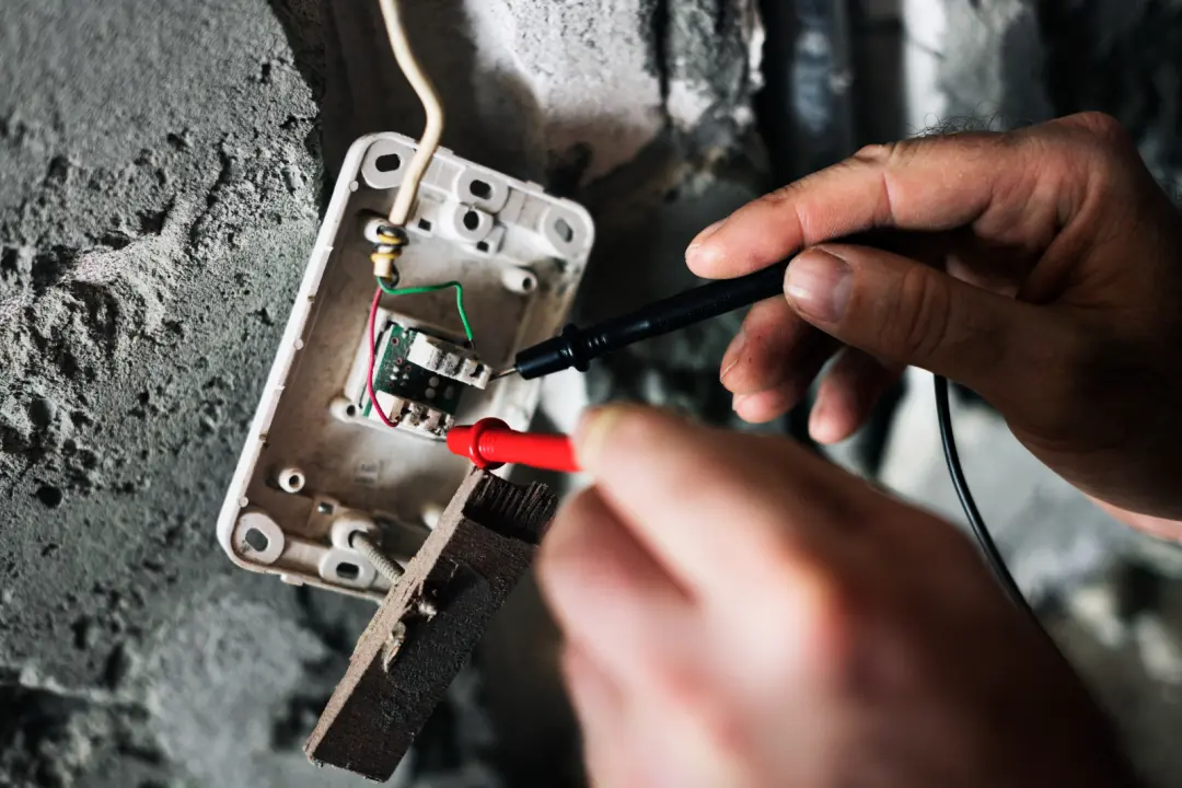 What Are Signs You Should Call An Emergency Electrician - Electrical Contractor Services Preston, Manchester, Liverpool And The North West
